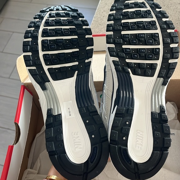 New in box p6000 Nike - Picture 3 of 4